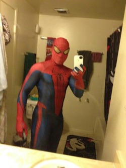 rangerkimmy:  overconfidence-and-a-screwdriver:  thearcanetheory:  thesuperherocostumingforum:  roxannameta:  buckybird:  ajacquelineofalltrades:  happynstanceimaging:  bkspidey:  Terrance had his Amazing Spider-Man costume stolen from his hotel room