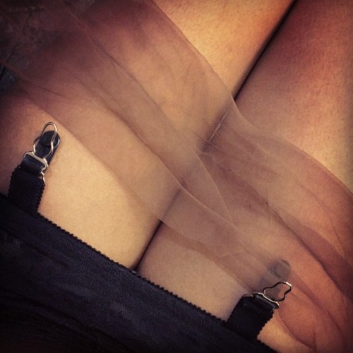 ashleeta:FF Stockings today ;) #stockings #ffstockings #hose #nylons #lingerie #pinup #garterstraps 