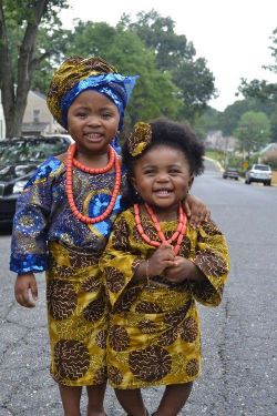 plotprincessss:  viva-la-diaspora:  Adorable.  Mini Queens.  Omfg