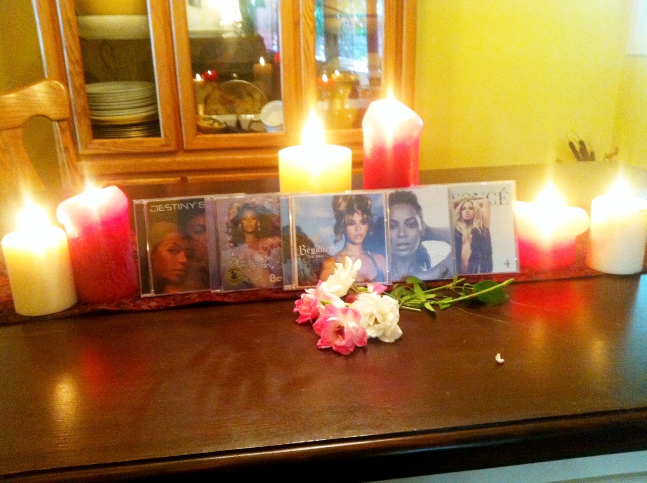 fuckyeahbeyonceknowles:  annualpatsmear:  I’m having a moment  lmfao 