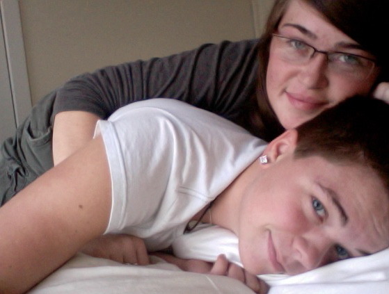adorablelesbiancouples:  da girlfriend and I  alwaysconcussed heycallmecrisp 