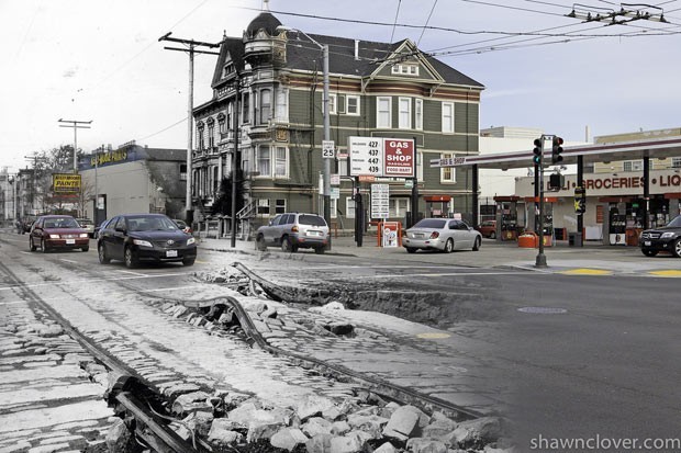 An awesome photo mashup of San Francisco today and back when it was hit by an earthquake