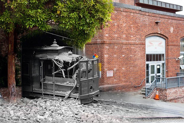 An awesome photo mashup of San Francisco today and back when it was hit by an earthquake