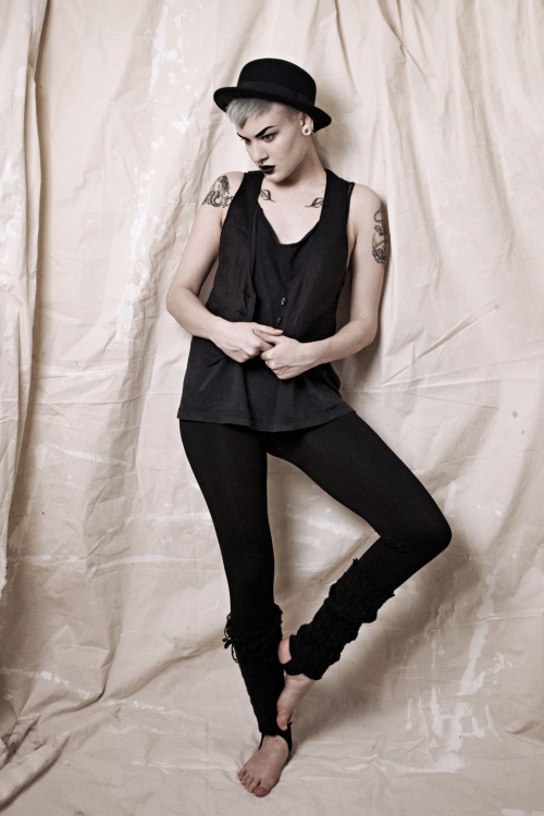teresateresa: black on black; on black.