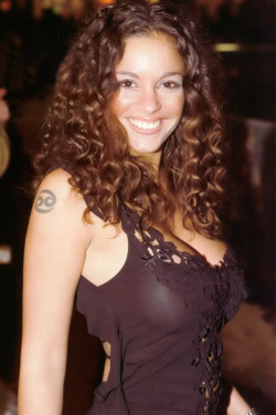 Fajah Lourens Http://Www.celeb.gate.cc/Fajah-Lourens/Pictures2.Html