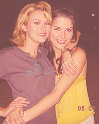 dailysophiabush:Sophia Bush and Hilarie Burton