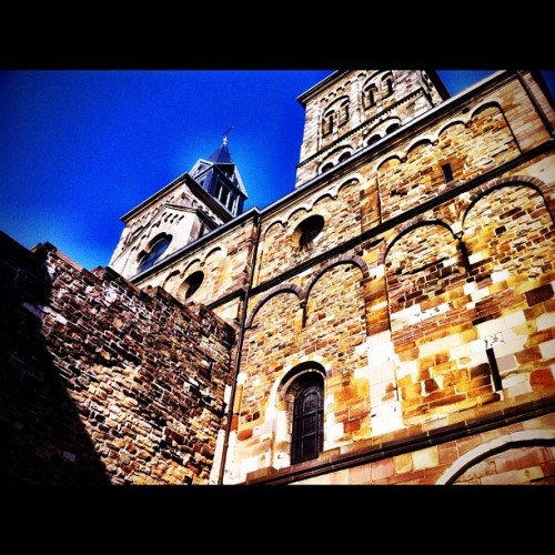 bedda:#gothic #church #architecture #medieval #love #maastricht (Taken with Instagram at Basiliek va