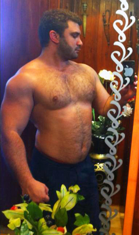 ruggerdan:  geekkybear:  That, is some prime beef!  Spanish beefcake