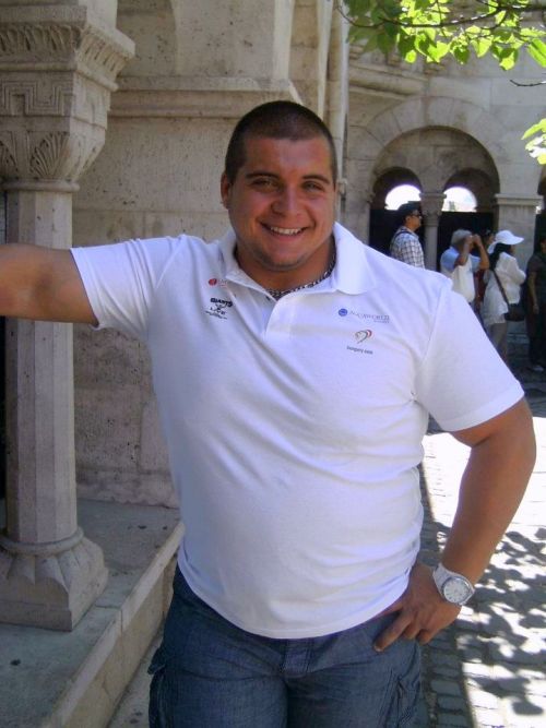superbears:  WANT CHUNKY BOD  Thick Bull 