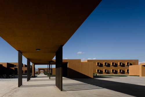 wien1900:The Technology School of Guelmim in Morocco (photo: Fernando Guerra).