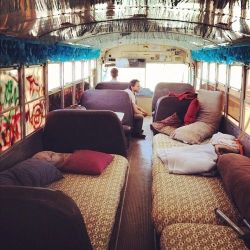robotbrothersid:  loreface:  perfect con/road trip bus…. O A O  OH GOD YES : |  MAIGAD, I want!