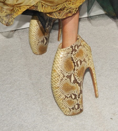 littlebarbiemonsters:  Gaga’s shoe game 