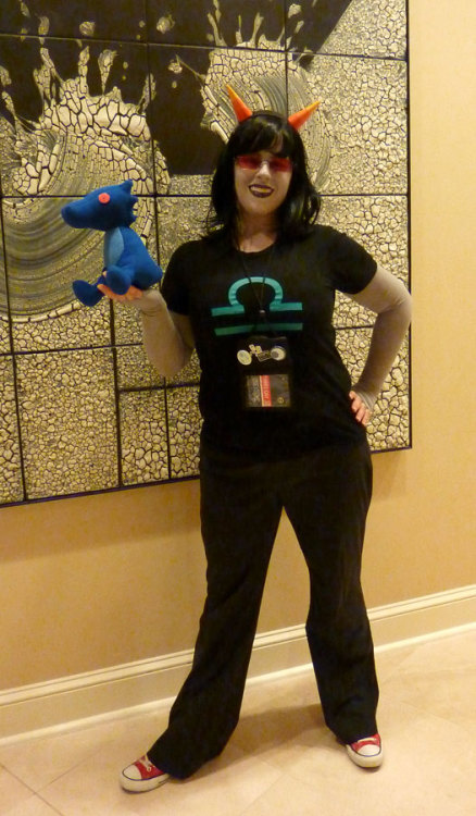 So cosplay. That was a thing I did for the very first time at this years PAX. With the help of a friend who very generously donated her scalemate plush, glasses, and horns, I was able to go as Terezi on Saturday.
So entirely out of my comfort zone,...