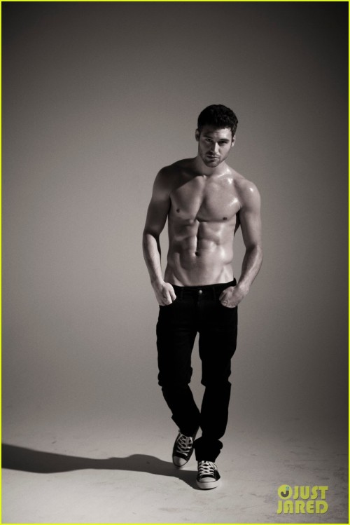 Sex Ryan Guzman is HOT in Step Up Revolution pictures