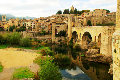 allthingseurope:Besalù, Catalonia, Spain (by PierreG_09)