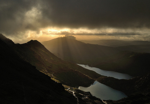 wonderfulbritain:Moel Siabod - At Dawn by Kevin OBrian on Flickr.