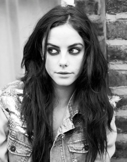 cigarettes-and-effy:   want more effy? http://cigarettes-and-effy.tumblr.com  