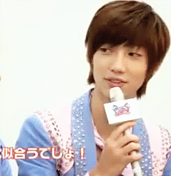 mochiilover:  Kwangmin shows off his 애교 once again ._. 