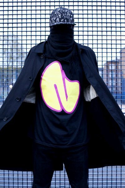 rudecatgraffiti:  TOUCH http://www.9banger.bigcartel.com/ 