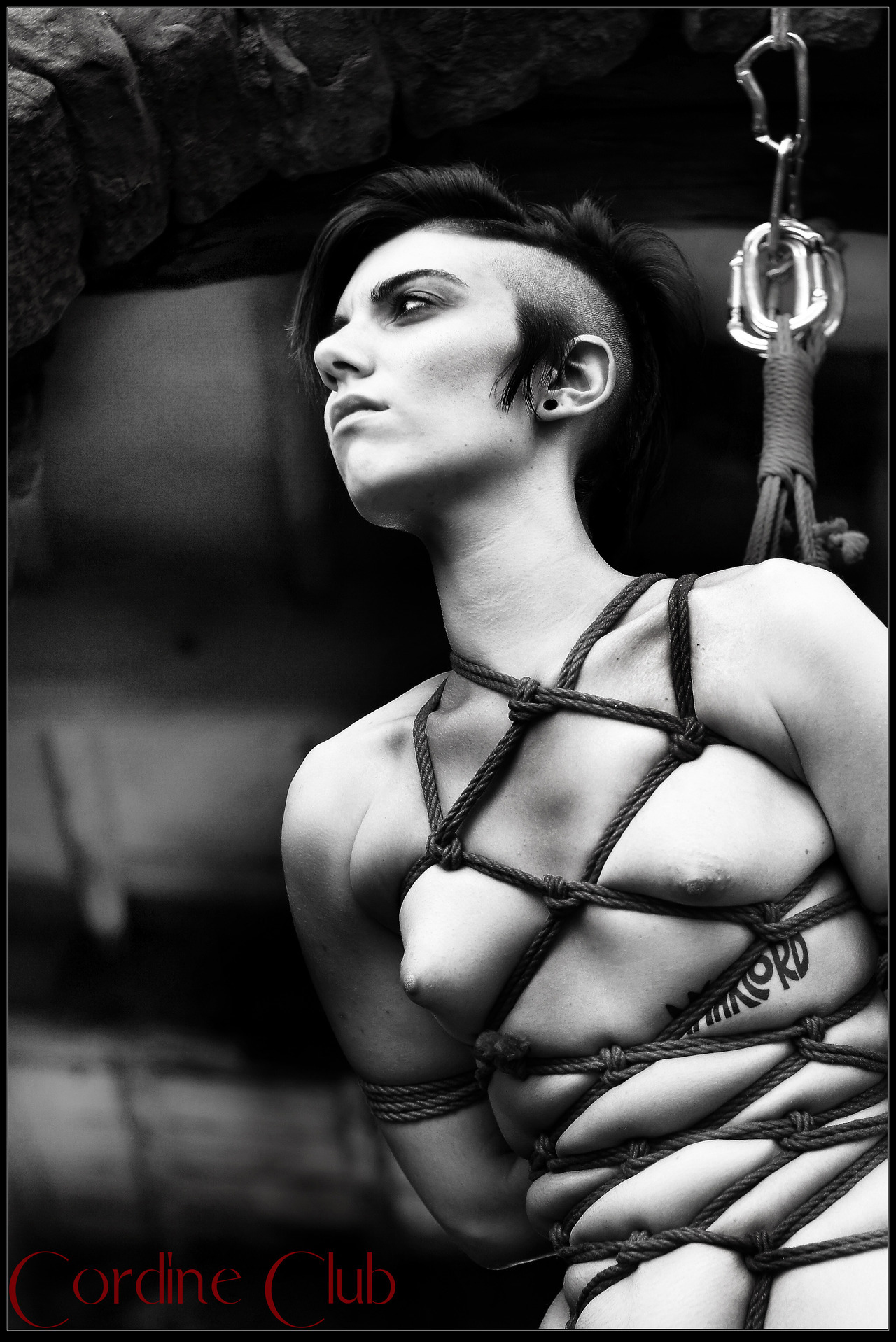 slothfulmemories:  cordineclubarchives:  “Ruins” serie two Rigger: Andrea Ropes