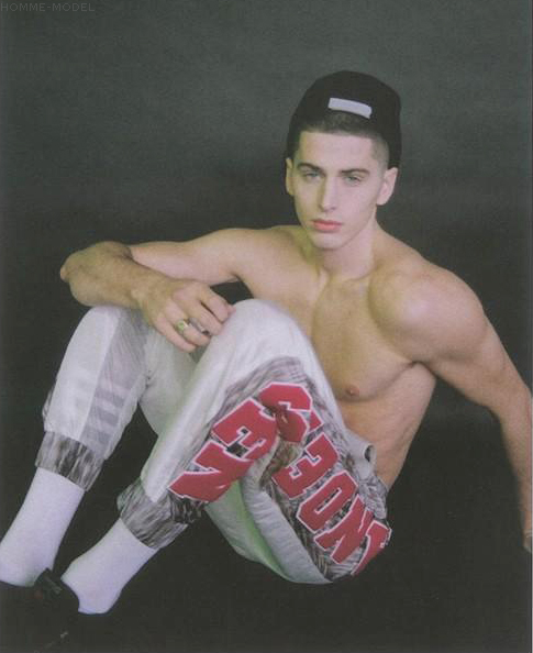 talldaddy:  www.talldaddy.tumblr.com/archive/2011/2 