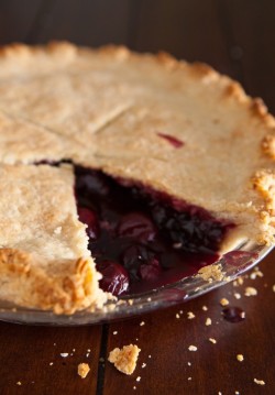 wehavethemunchies:  Cherry Pomegranate Pie