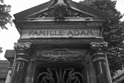 Lo Que Nos Encontramos En El Cementerio De Paris Unos Amigos Y Yo. Family Adams’s