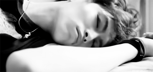 checkmateheartbreaker:  For you. Only for you… [Gif credits to the owner.Not mine.]
