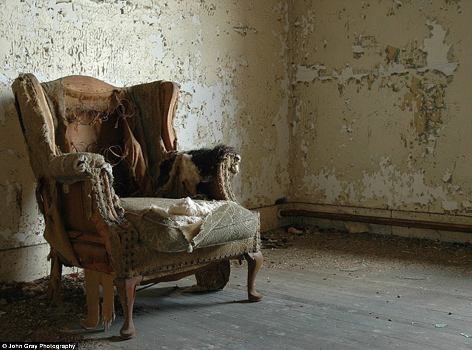 bunnywith:  Abandoned Asylums of New England by John Gray I don’t know about you,