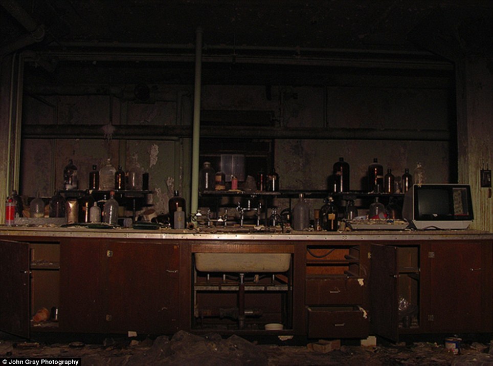 bunnywith:  Abandoned Asylums of New England by John Gray I don’t know about you,