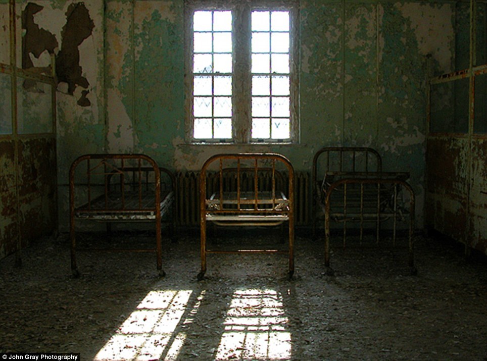 bunnywith:  Abandoned Asylums of New England by John Gray I don’t know about you,