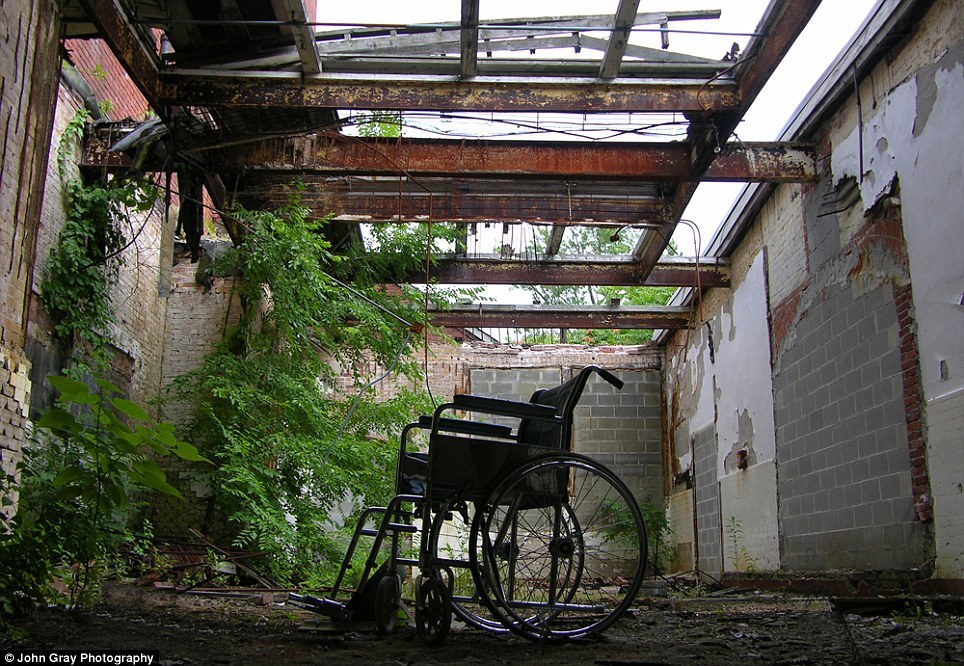 bunnywith:  Abandoned Asylums of New England by John Gray I don’t know about you,