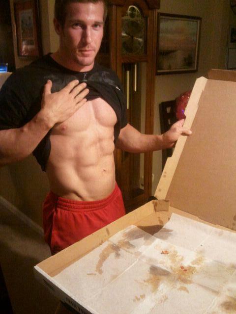 realmenstink:  DUDE CAN EAT WHATEVER THE FUCK HE WANTS !!!