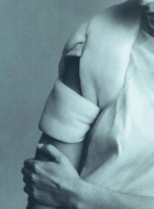 000l0l0l00:  american-idolatry:  Vogue Italia January 1999, “Portrait of Style” by Peter Lindbergh   🧩