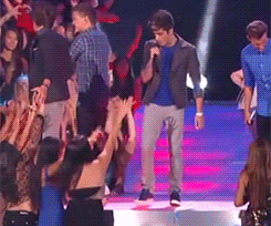 dirtiestgirlinamerica:  twonedandjb:  numbinmytoes: Zayn Malik werkin’ the 2012
