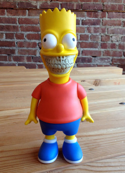 laughingsquid:  Bart Grin, A Grinning Bart Simpson Vinyl Art Toy by Ron English