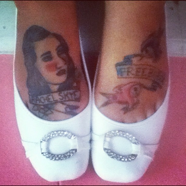 My new flats look good as hell 👌 @rachel_gero #foottattoos #flats #sistertattoos