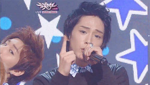 deedeekitsune:  LOL JongUp 