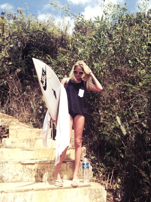 surfskateliive:  Laura Enever in Bali 