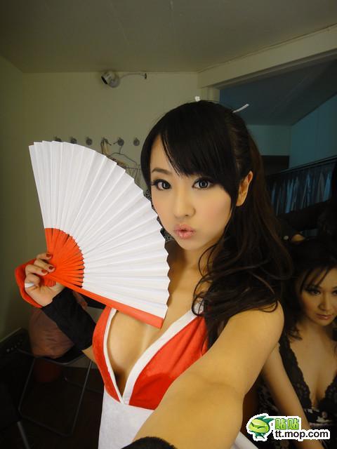  Name: Lan Fenghuang a.k.a. Mia Taiwanese porn pictures