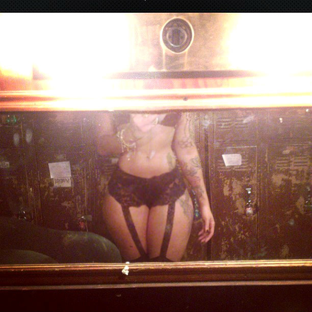 blowtreesbiitch:  http://blowtreesbiitch.tumblr.com/