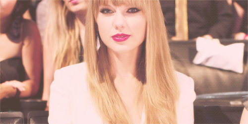 tswiftonline:Taylor Swift: 2012 Video Music Awards