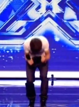 pattthedogscrewthelightbulb:  jamesmullingar:  itsonlikeliampayne:  BUT LOOK  why