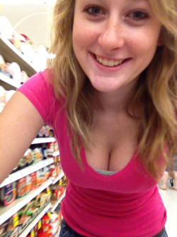 kaytie-loves:  Here’s a picture of me from today for the anon… 