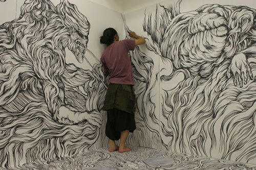 chickenshit:  Japanese artist Yosuke Goda covered an entire room with creative drawings.  