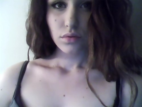hoodlvm:  j0-elle:  hoodlvm:  For face page, im sorry!  BABE  um HAVE YOU LOOKED IN THE MIRROR. come swap faces please :(