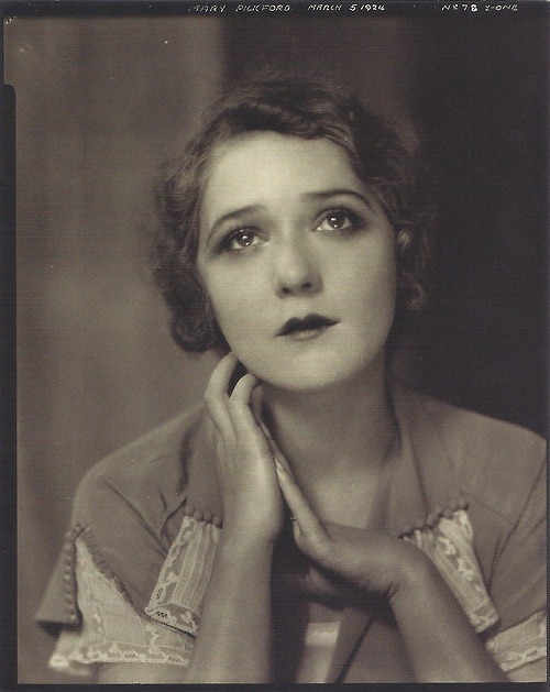 solo-vintage:  Mary Pickford, 1924 (photo by Edward Steichen)