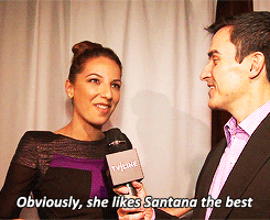 Awwwwwww look at this best daughter being the best daughter.