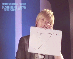 ohbanduesi:  Boyfriend with their drawings. ლ  But guise look at Minwoo&rsquo;s