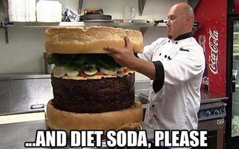 blogdehumor:  Y coca-cola light. No vaya a ser que engorde…http://blogdehumor.tumblr.com/
